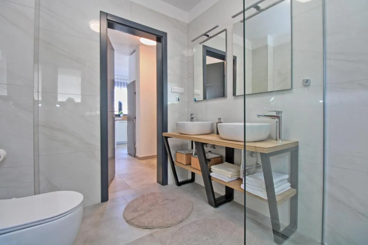House Galizana 2186 Vila
