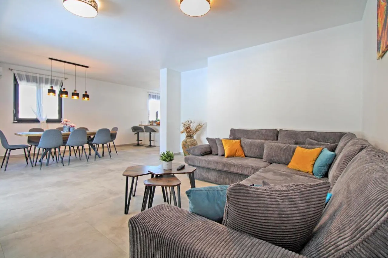 House Galizana 2186 Vila