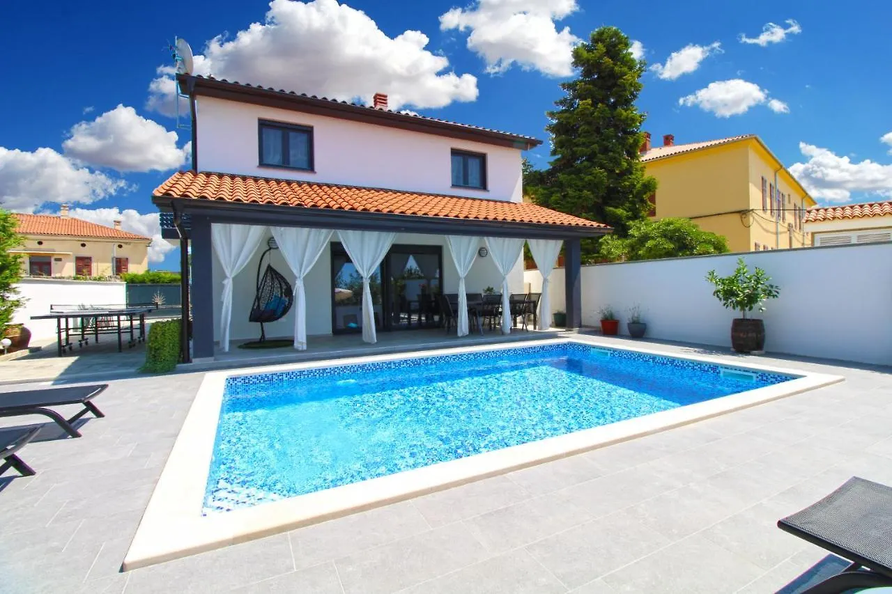 House Galizana 2186 Villa 0*,