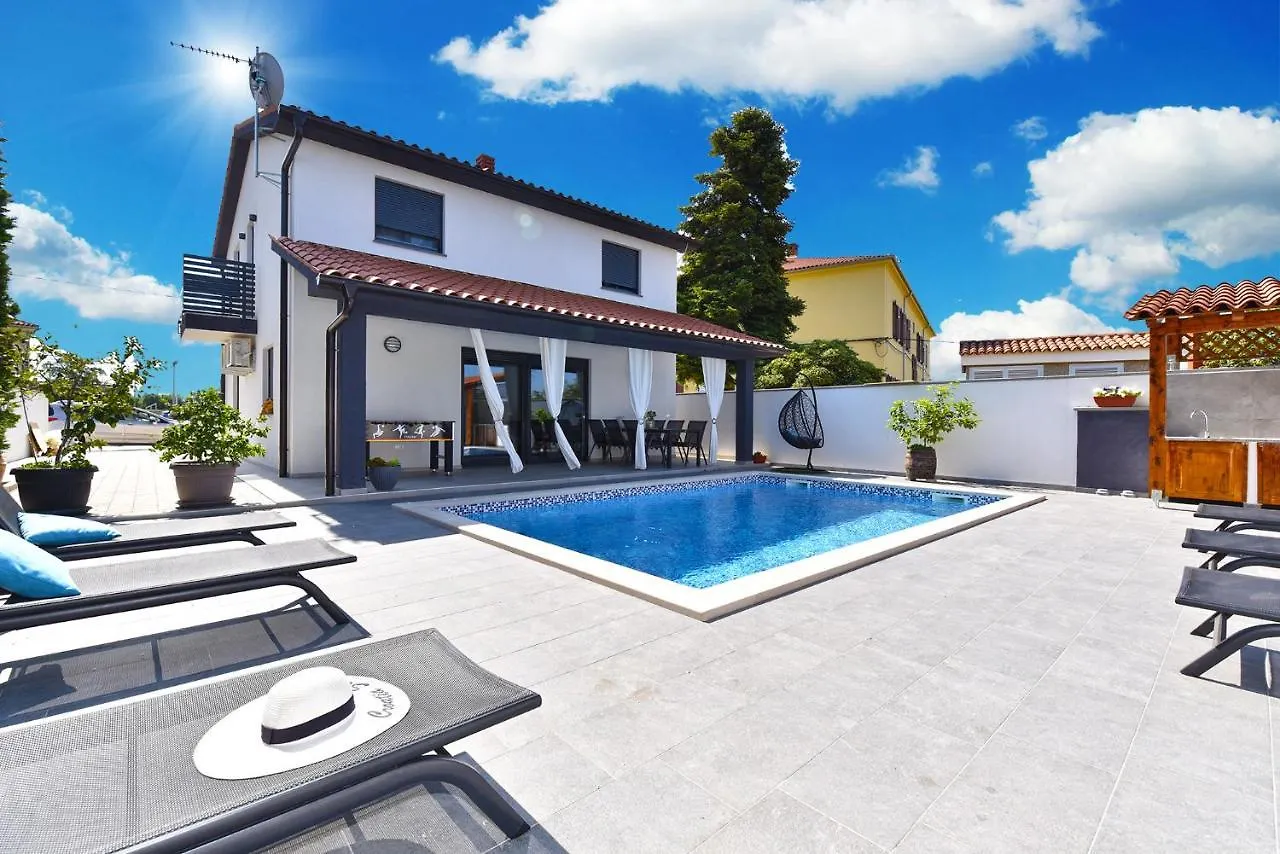 House Galizana 2186 Villa